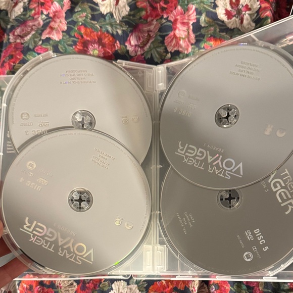 Star Trek Voyager Complete Series Box Set - Picture 11 of 12